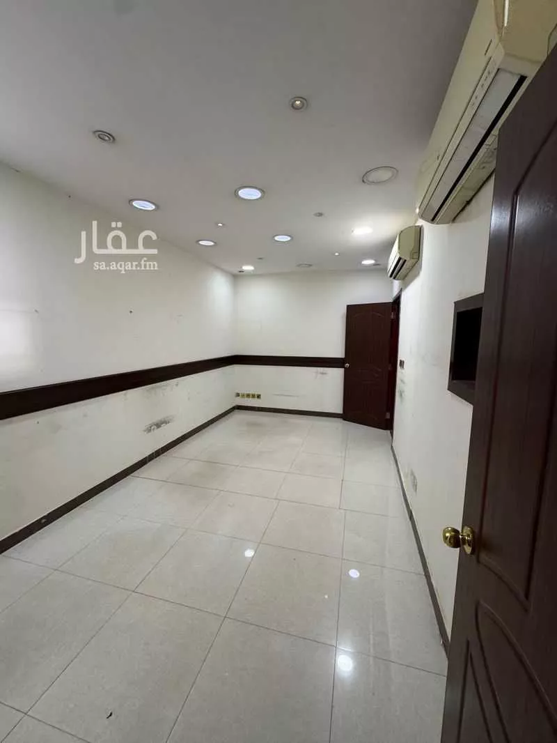 عمارة 625 م² في الملز 8