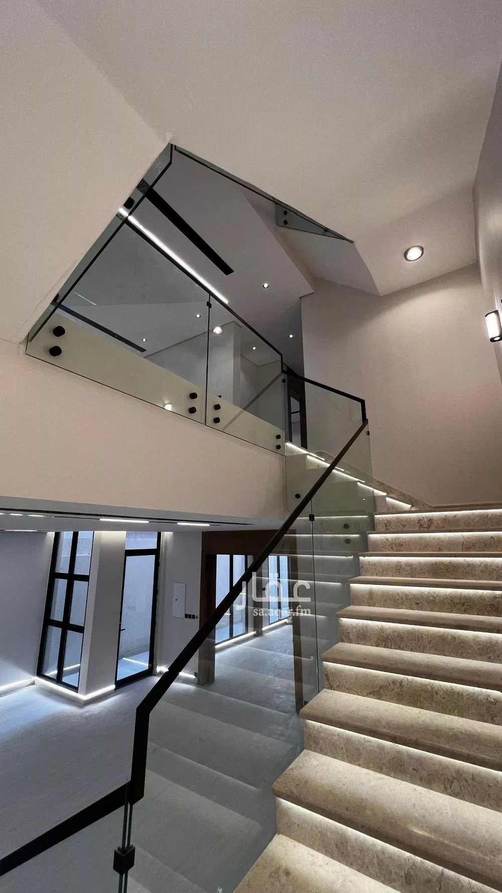 فيلا 6 غرف في العارض 7