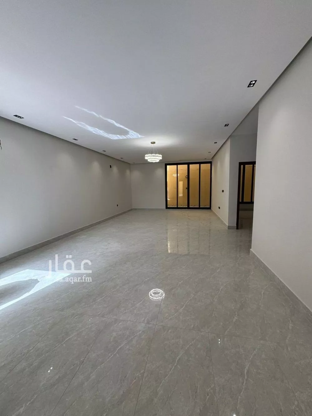 فيلا 4 غرف في طيبة 13