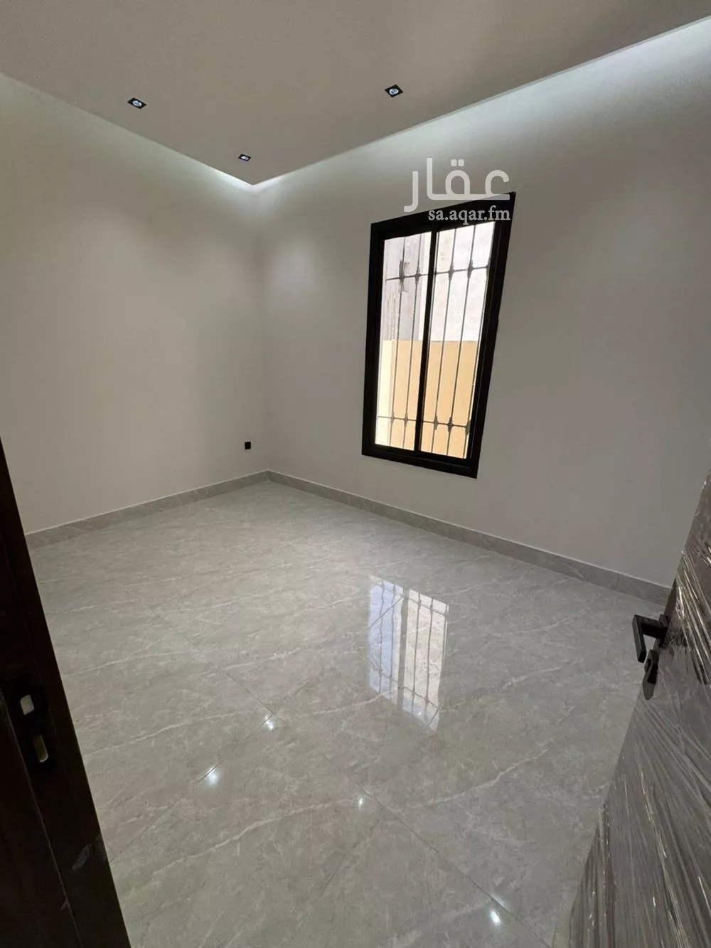 فيلا 4 غرف في طيبة 4