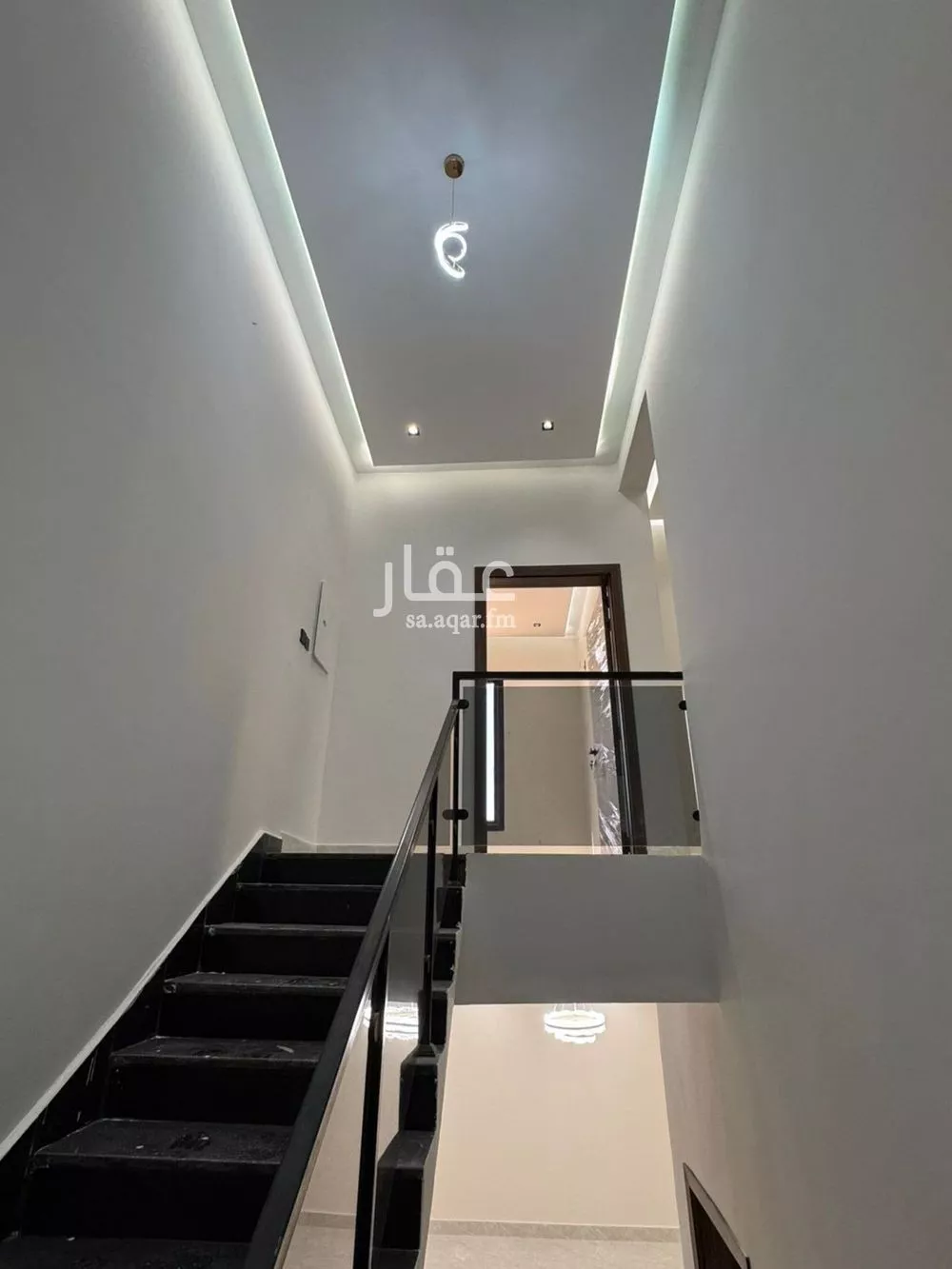 فيلا 4 غرف في طيبة 5