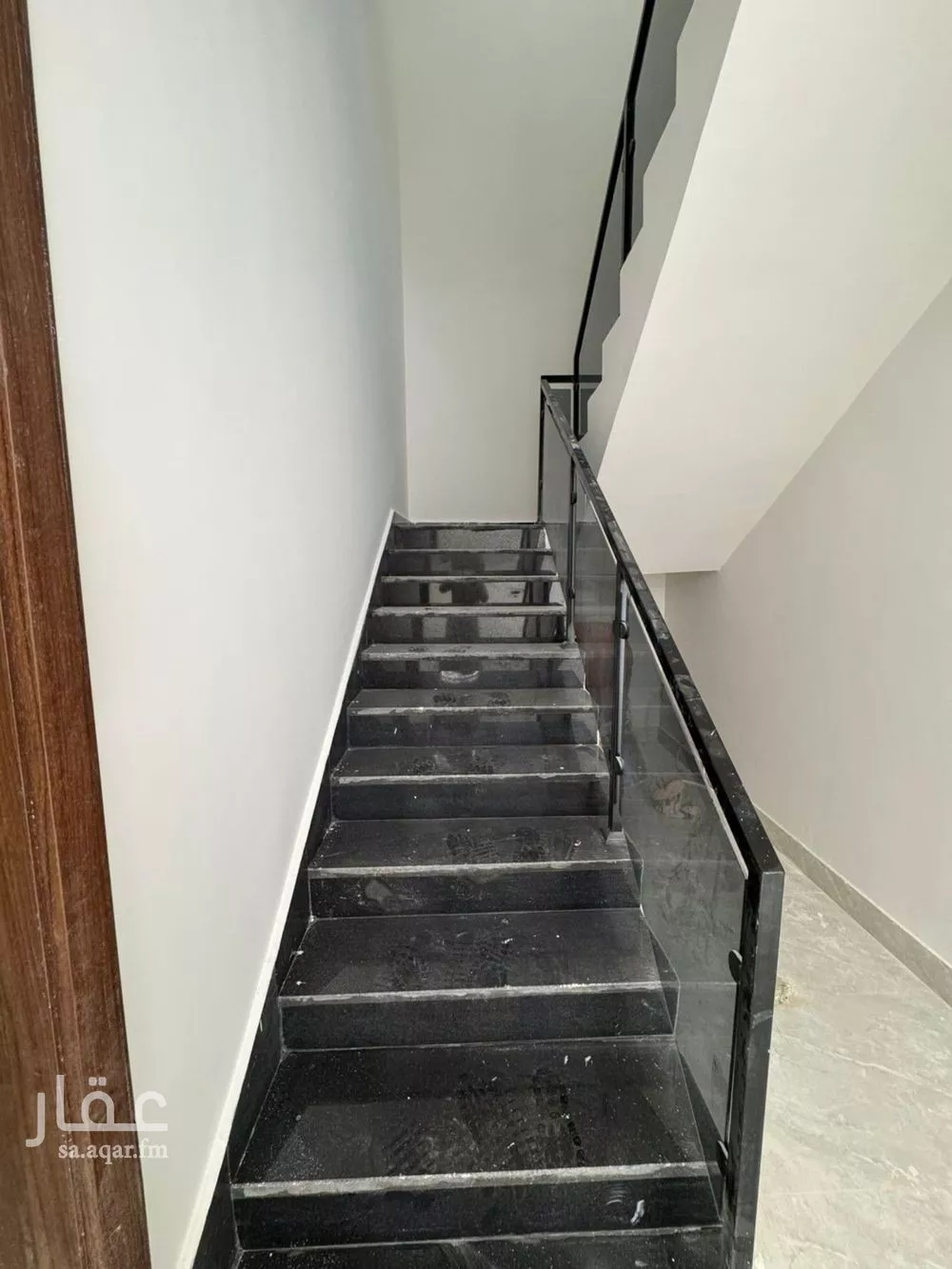 فيلا 4 غرف في طيبة 9