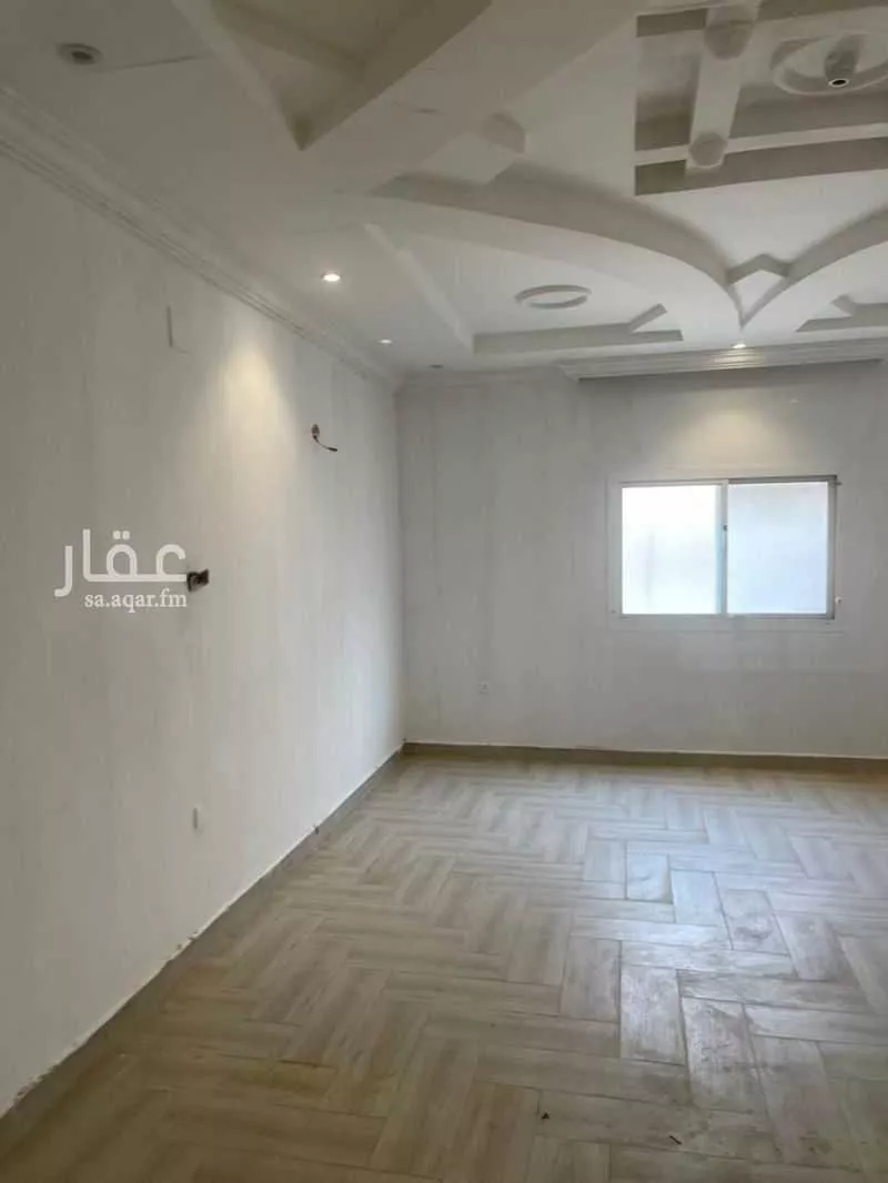 فيلا 8 غرف في المروة 9