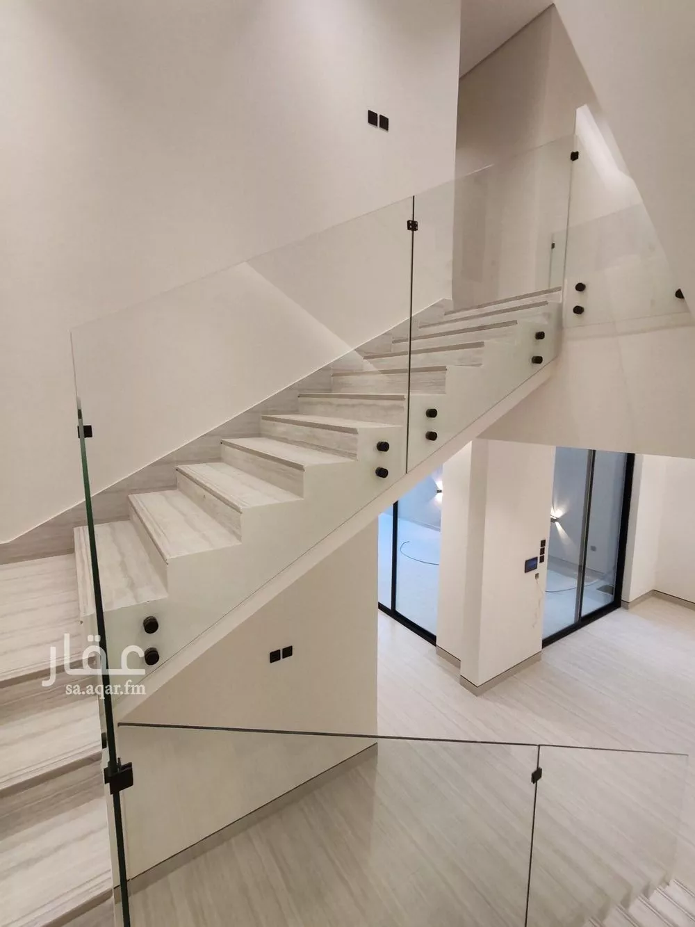 فيلا 4 غرف في النرجس 13