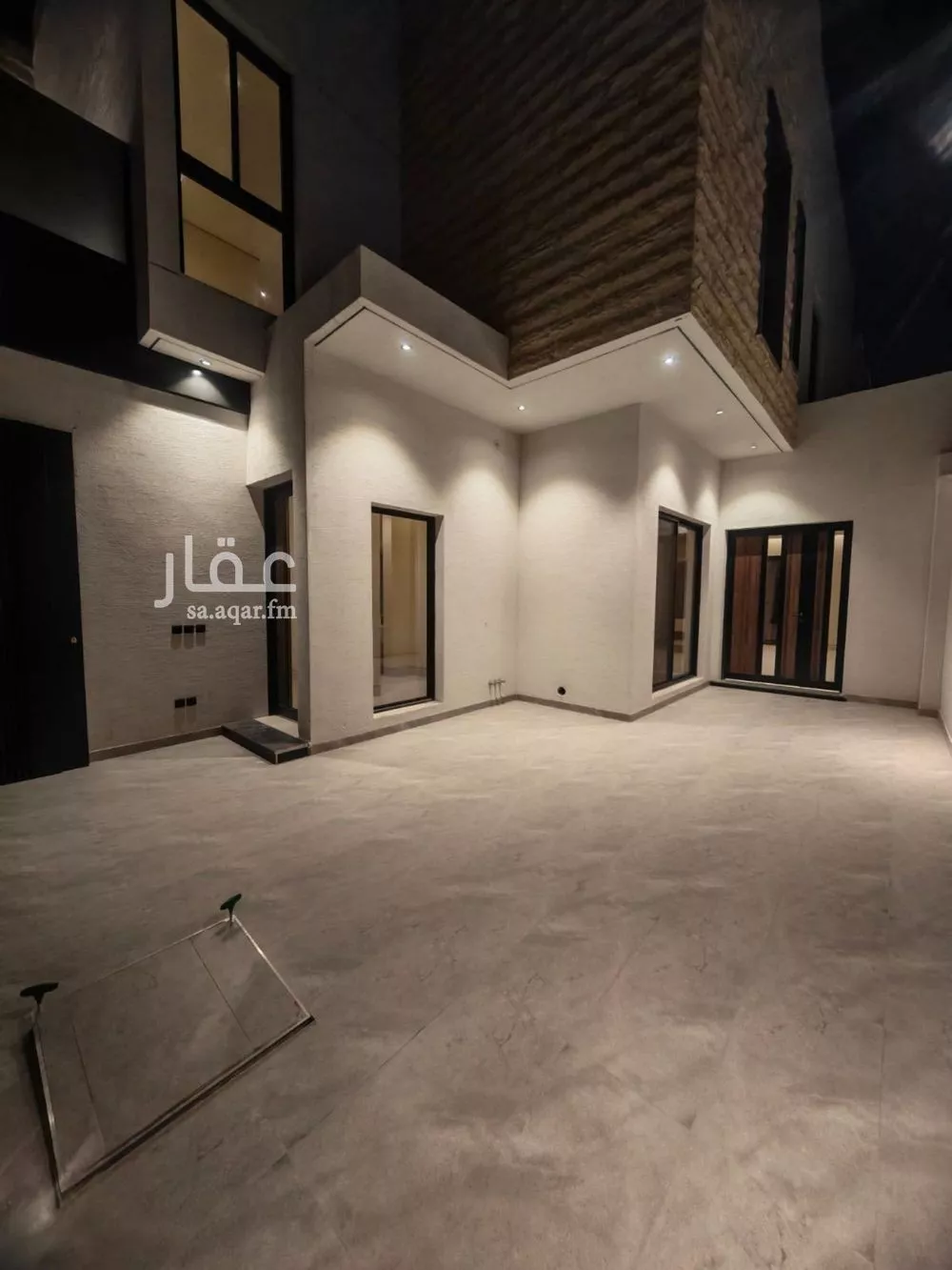 فيلا 4 غرف في العارض 16