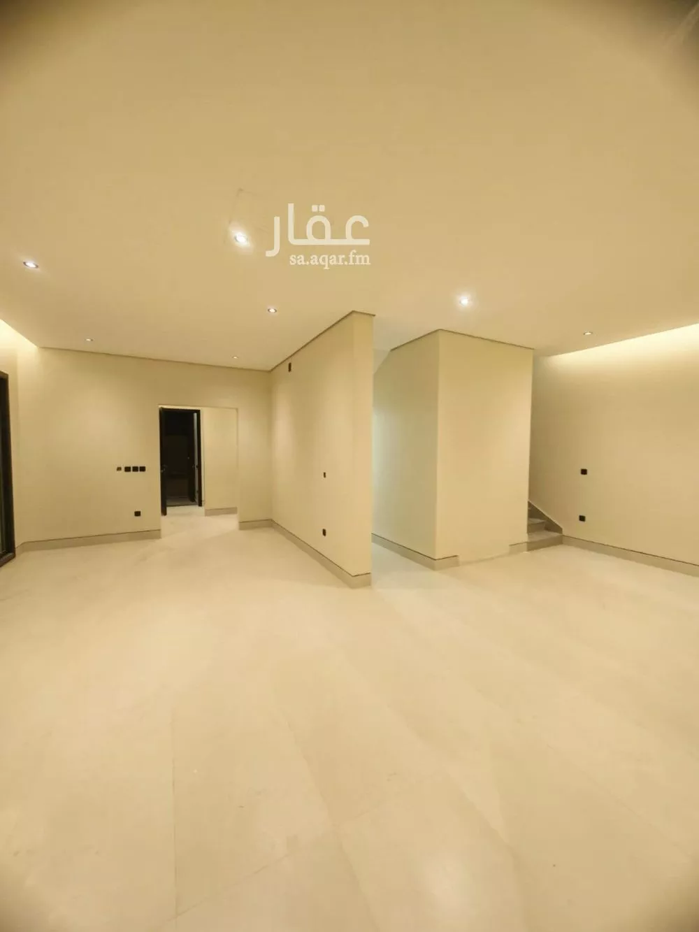 فيلا 4 غرف في العارض 17