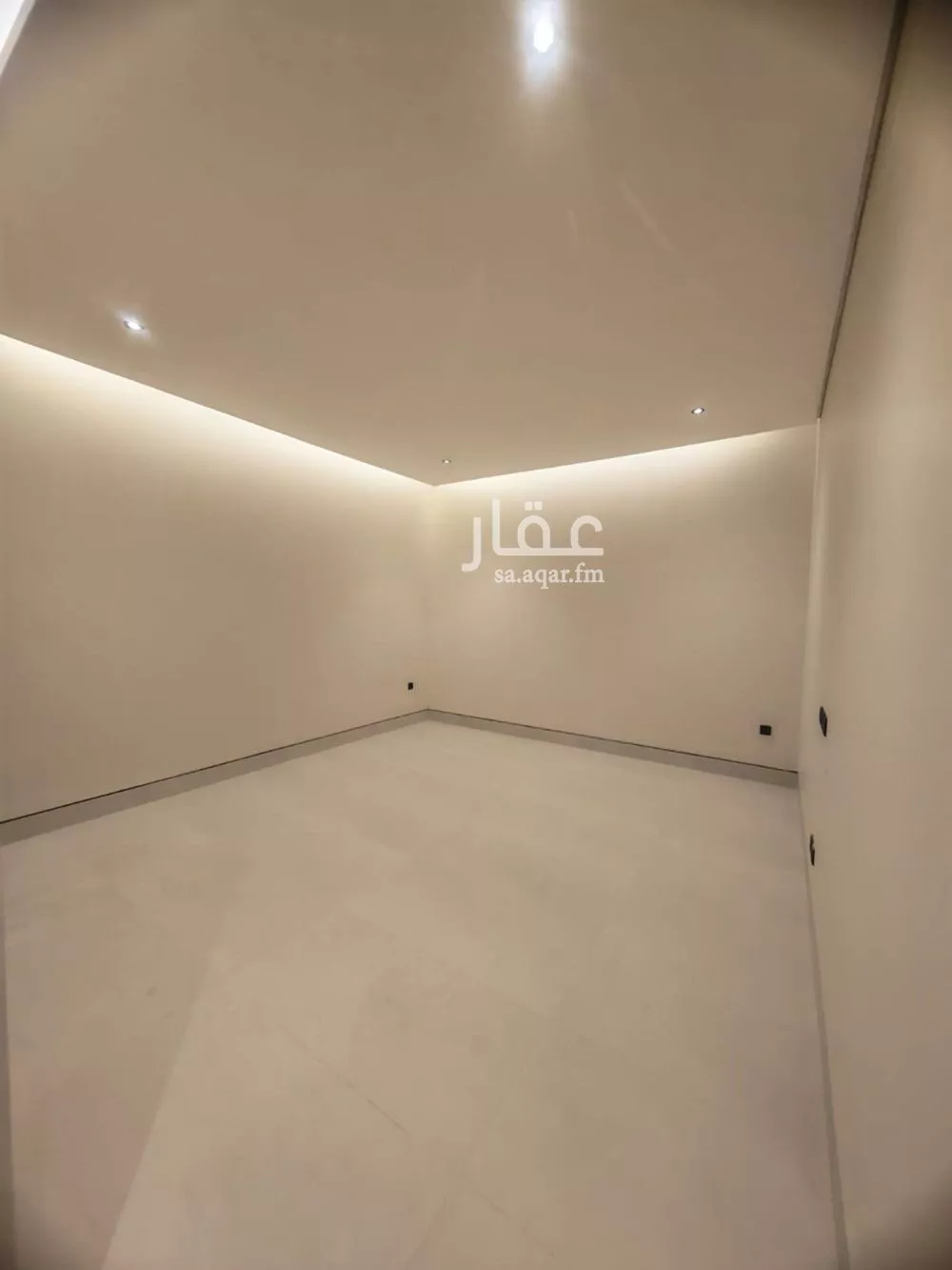 فيلا 4 غرف في العارض 4