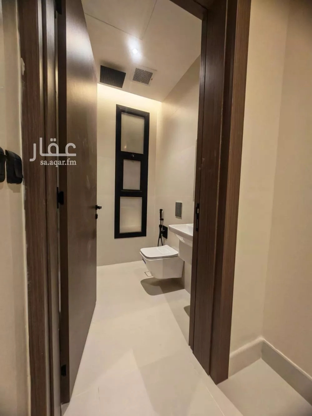 فيلا 4 غرف في العارض 7