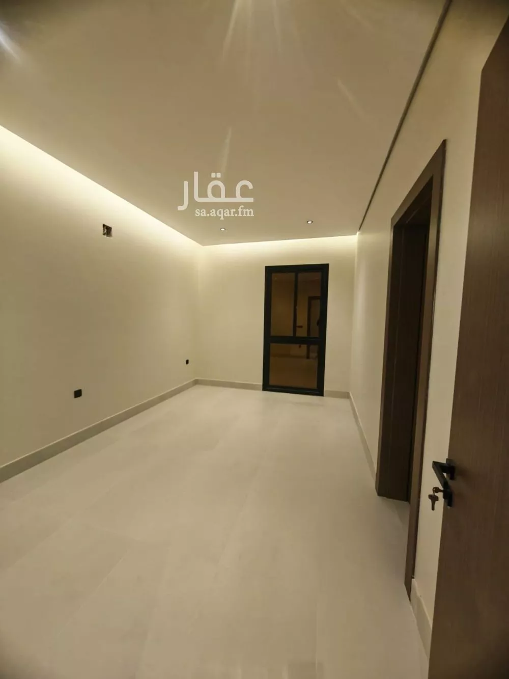 فيلا 4 غرف في العارض 9