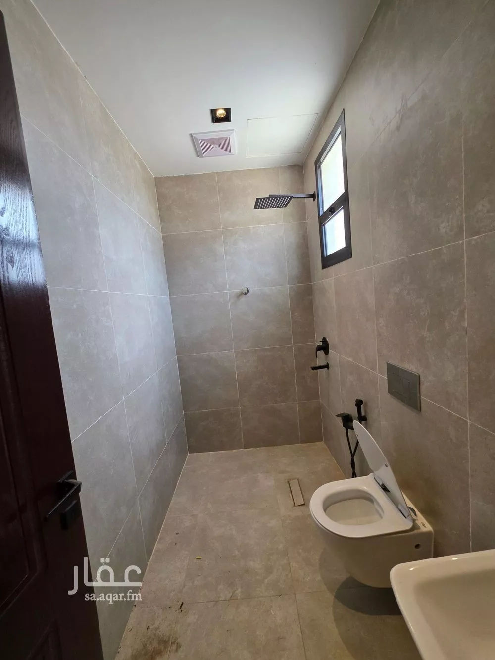 دور 4 غرف في المونسية 11