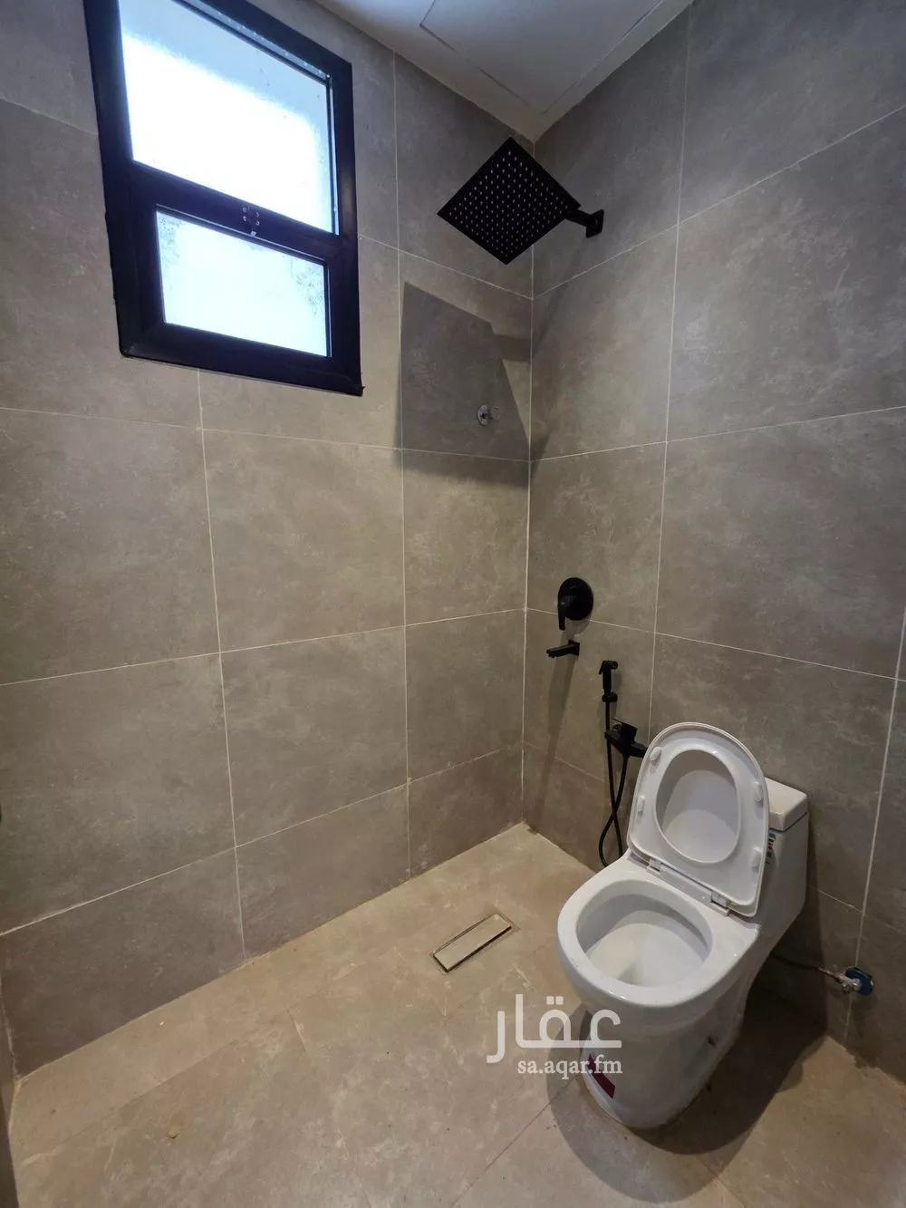 دور 4 غرف في المونسية 8