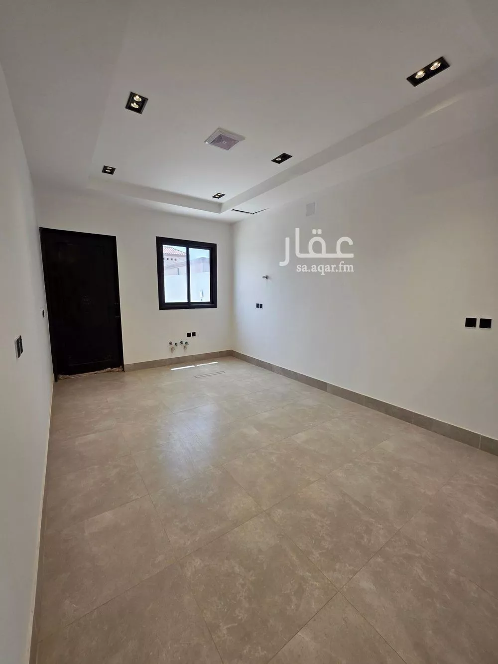 دور 4 غرف في المونسية 10