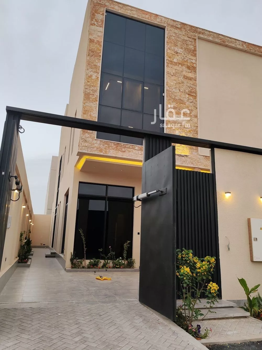 فيلا 3 غرف في العارض 13