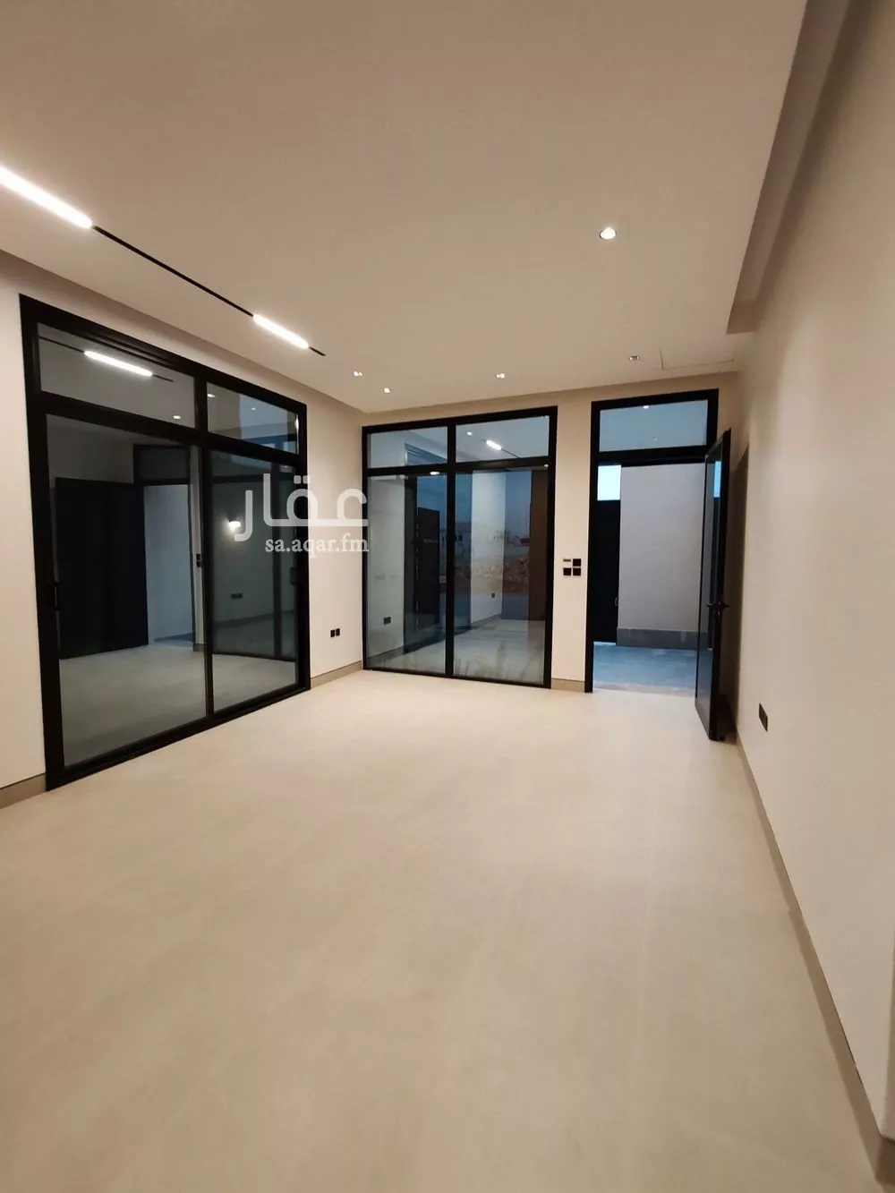 فيلا 3 غرف في العارض 18