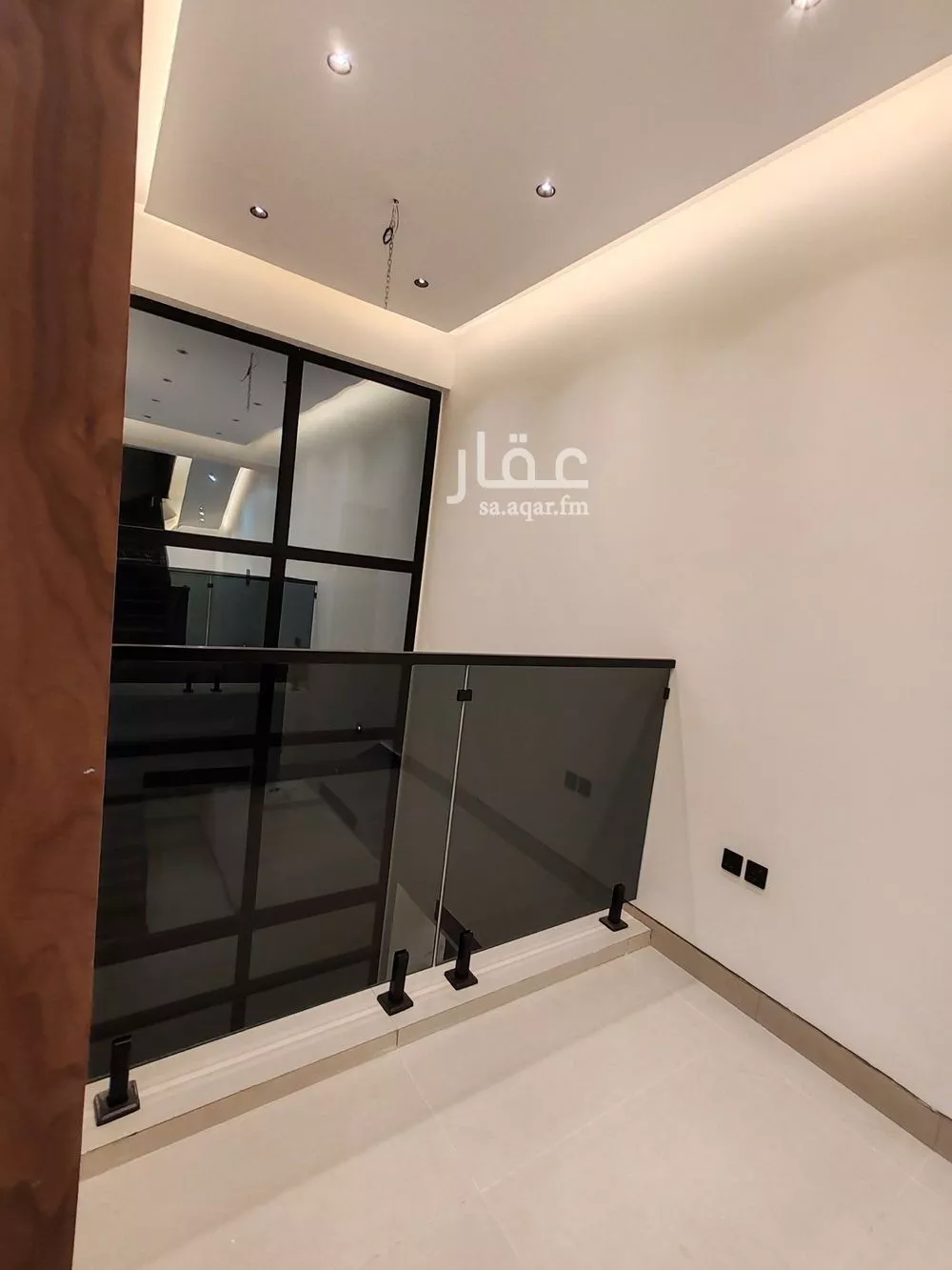 فيلا 3 غرف في العارض 10