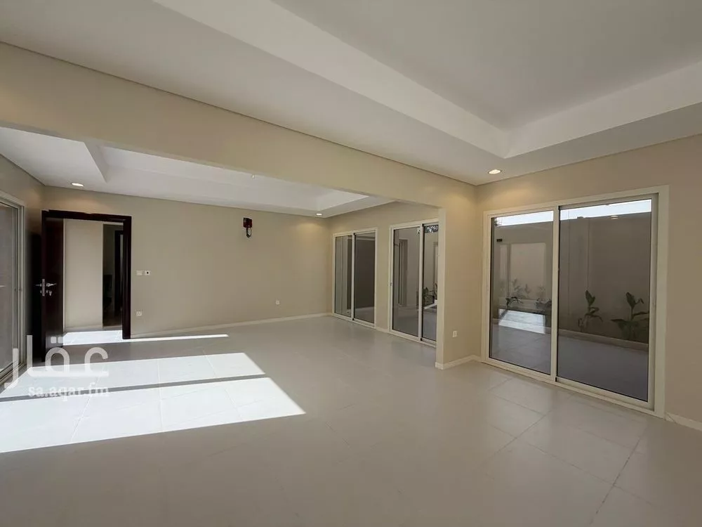 فيلا 6 غرف في الفاروق 3