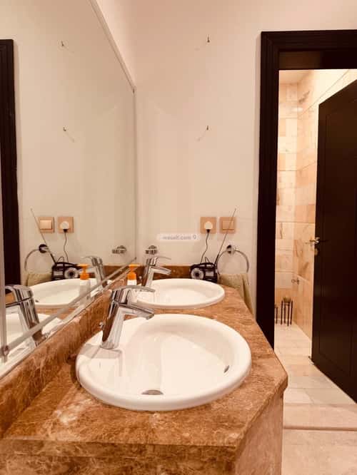 شقة 3 غرف في الروضة 3