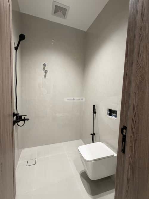 فيلا 6 غرف في احد 5