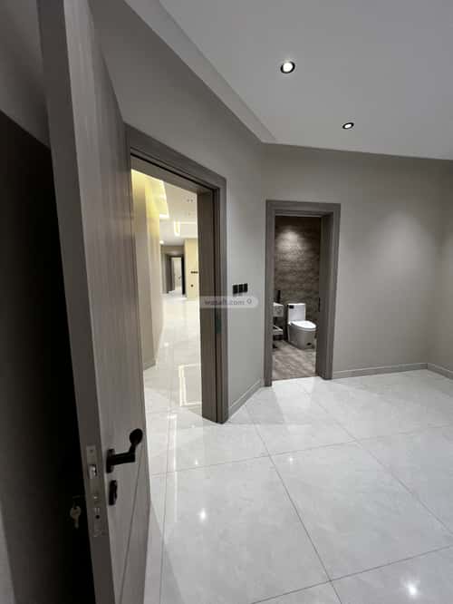 شقة 5 غرف في الريان 7