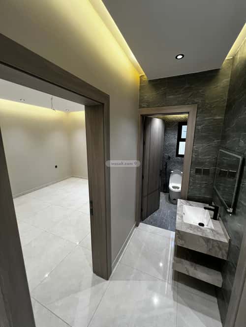 شقة 5 غرف في الريان 10