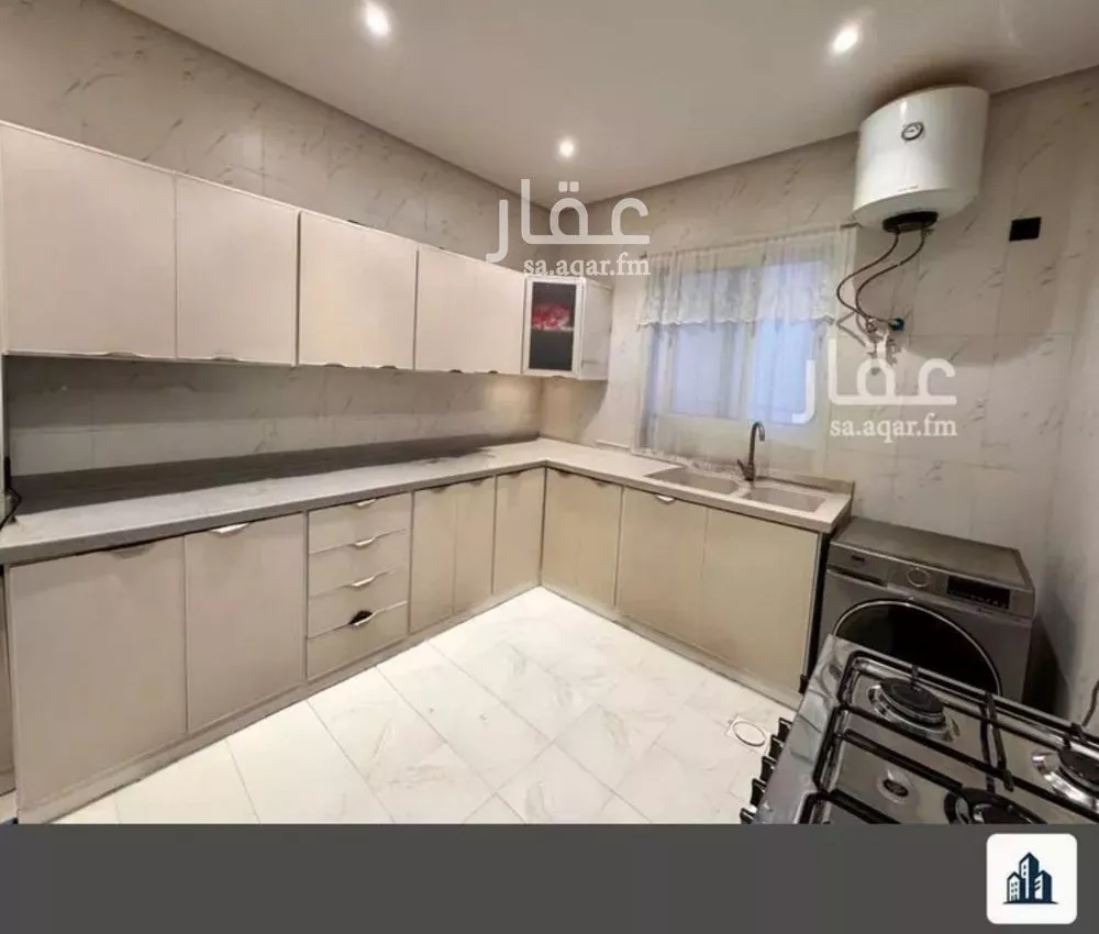 فيلا 6 غرف في الشرق 13