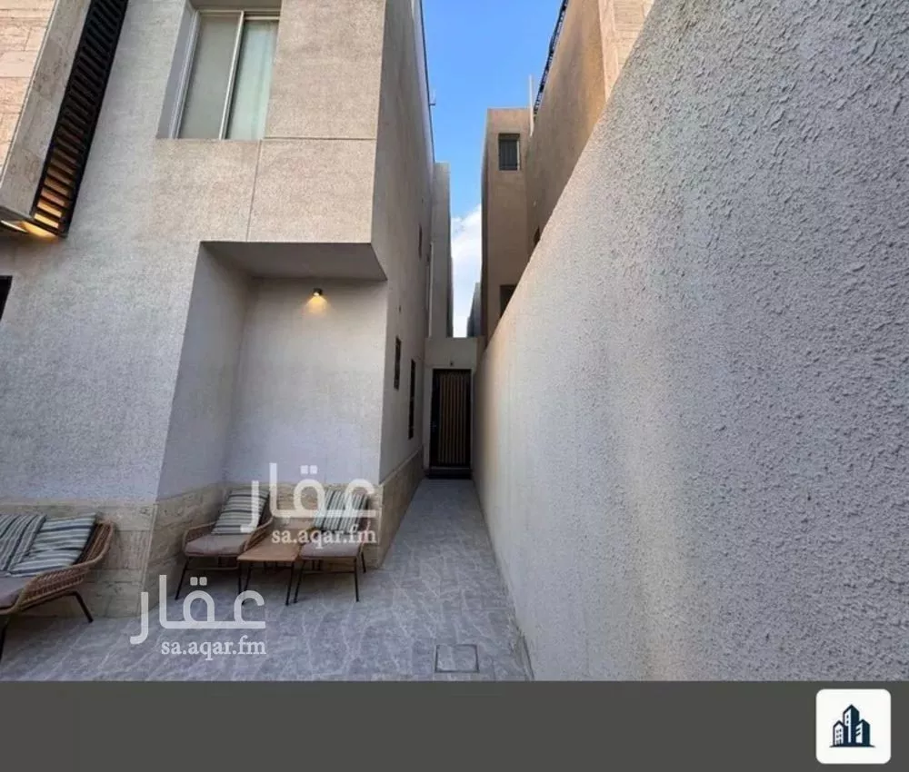 فيلا 6 غرف في الشرق 20