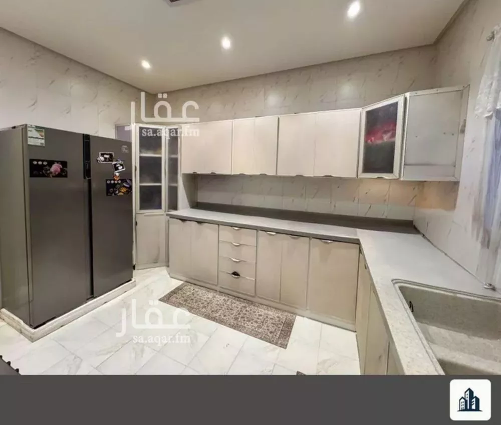 فيلا 6 غرف في الشرق 5