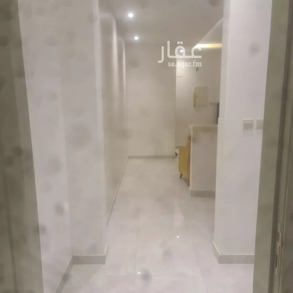 شقة 1 غرف في لبن 8