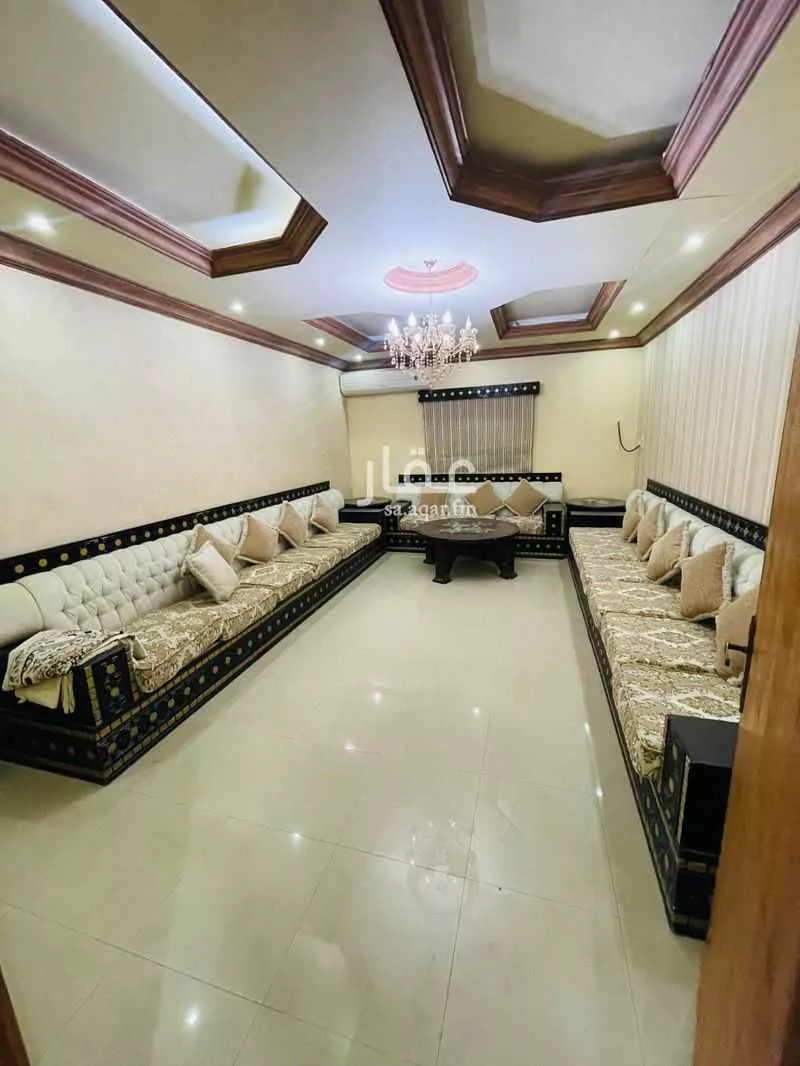 4 bedroom floor in Badr 4