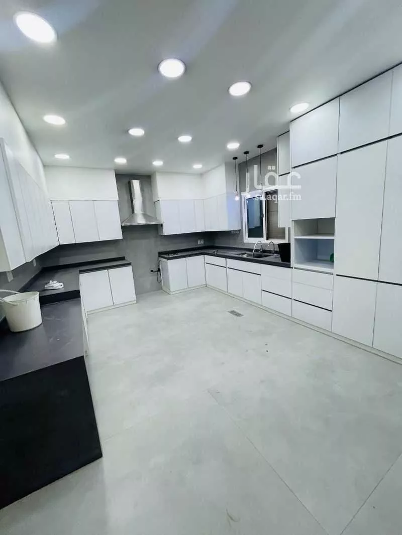 4 bedroom floor in Badr 5