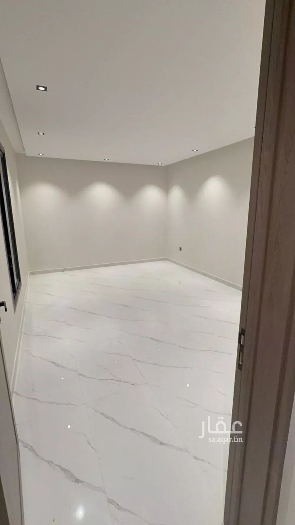 5 bedroom floor in Tuwaiq 8