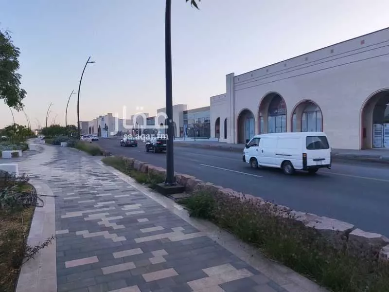 7805 sqm building in Al Uyun 7