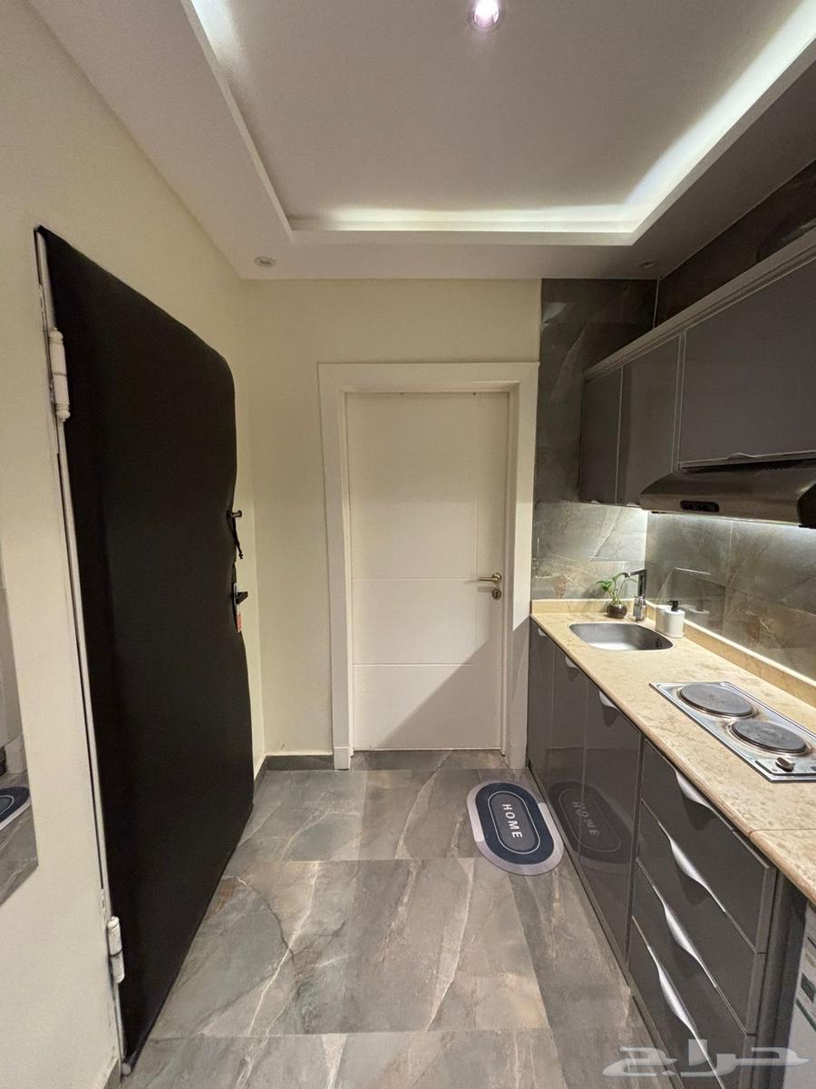 شقة 1 غرف في الملقا 6