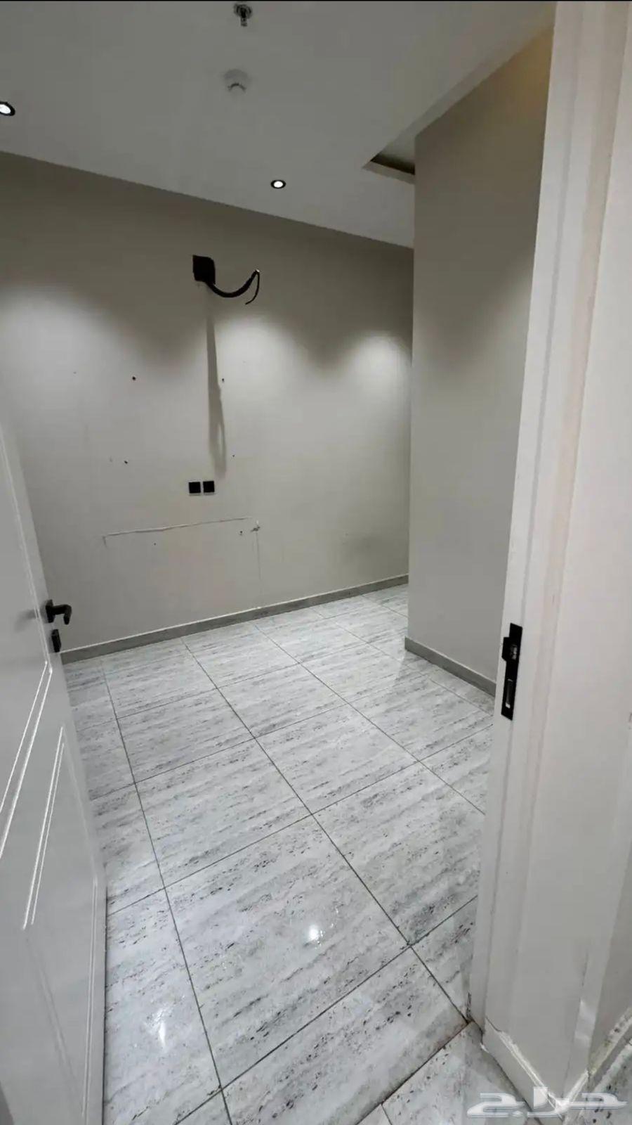 شقة 4 غرف في القادسية 6