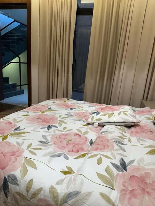 فيلا 4 غرف في العارض 3