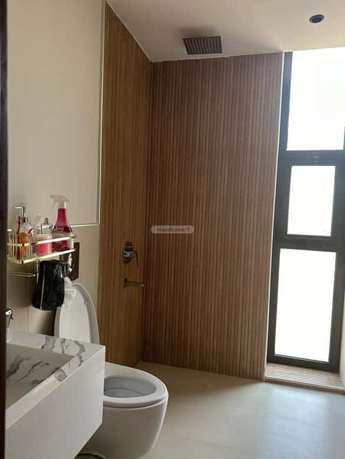 فيلا 4 غرف في العارض 9