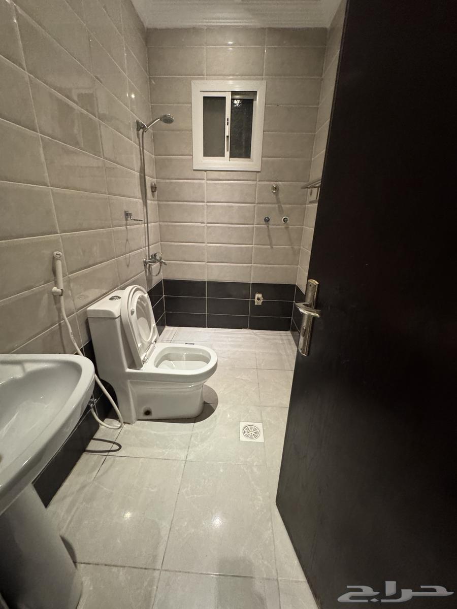 2 bedroom apartment in Al Hamdaniyah 8