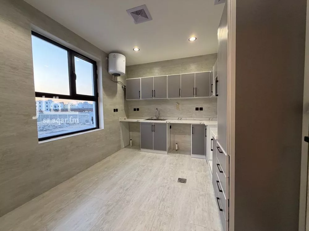 3 bedroom apartment in Al Aridh 2