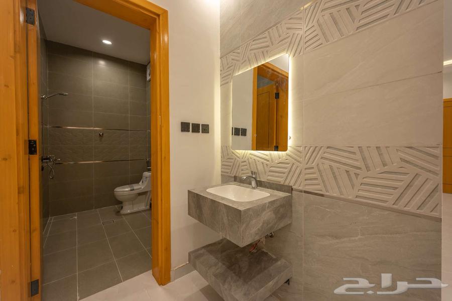 فيلا 6 غرف في الصفوة 10