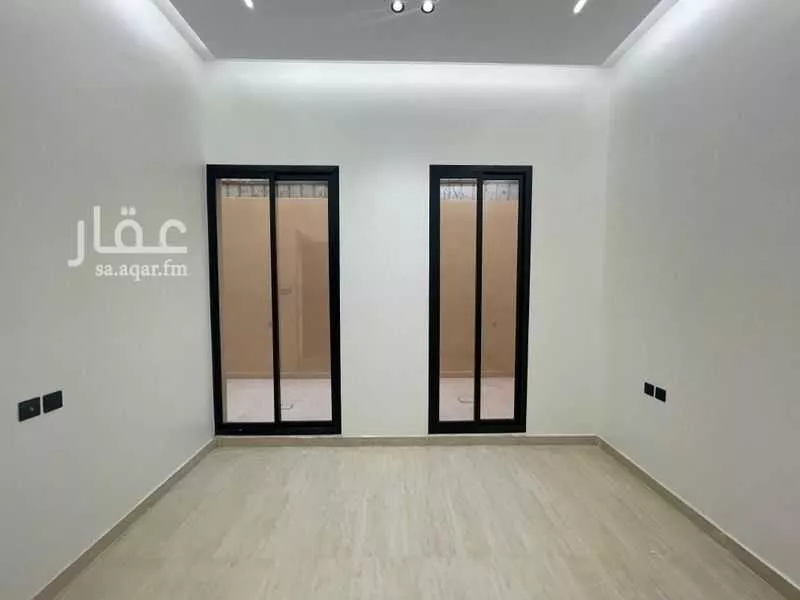 فيلا 6 غرف في العريجاء الوسطى 12