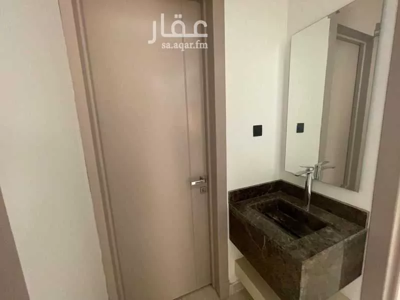 فيلا 6 غرف في العريجاء الوسطى 10