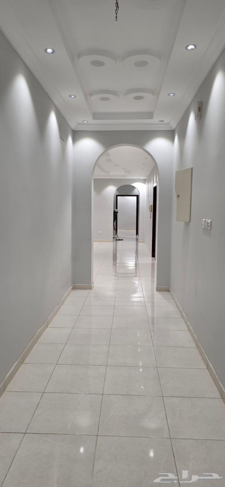 شقة 3 غرف في العزيزية 11