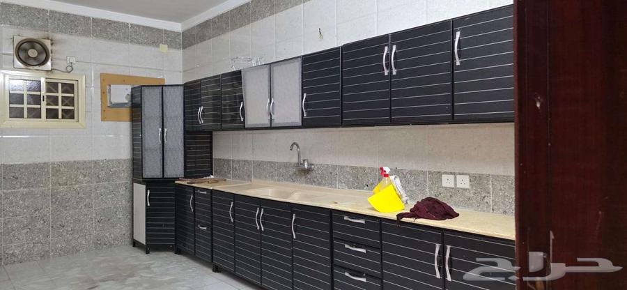 شقة 3 غرف في العزيزية 4