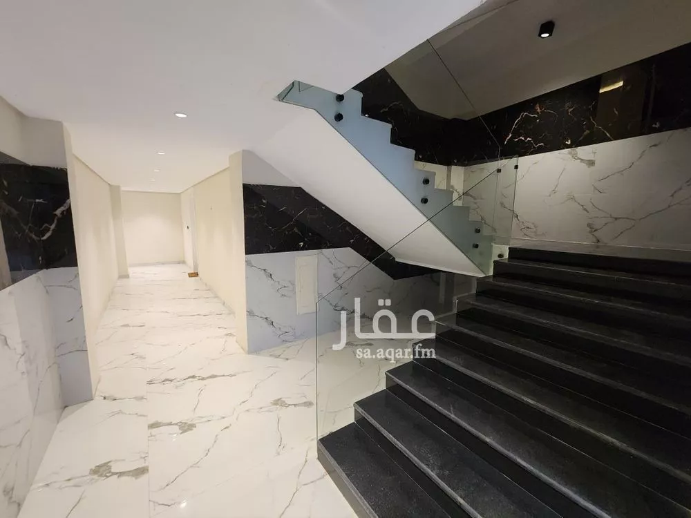 2 bedroom apartment in Al Malaz 9