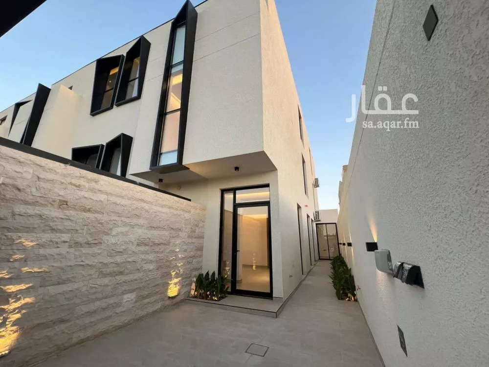 دور 3 غرف في العارض 2