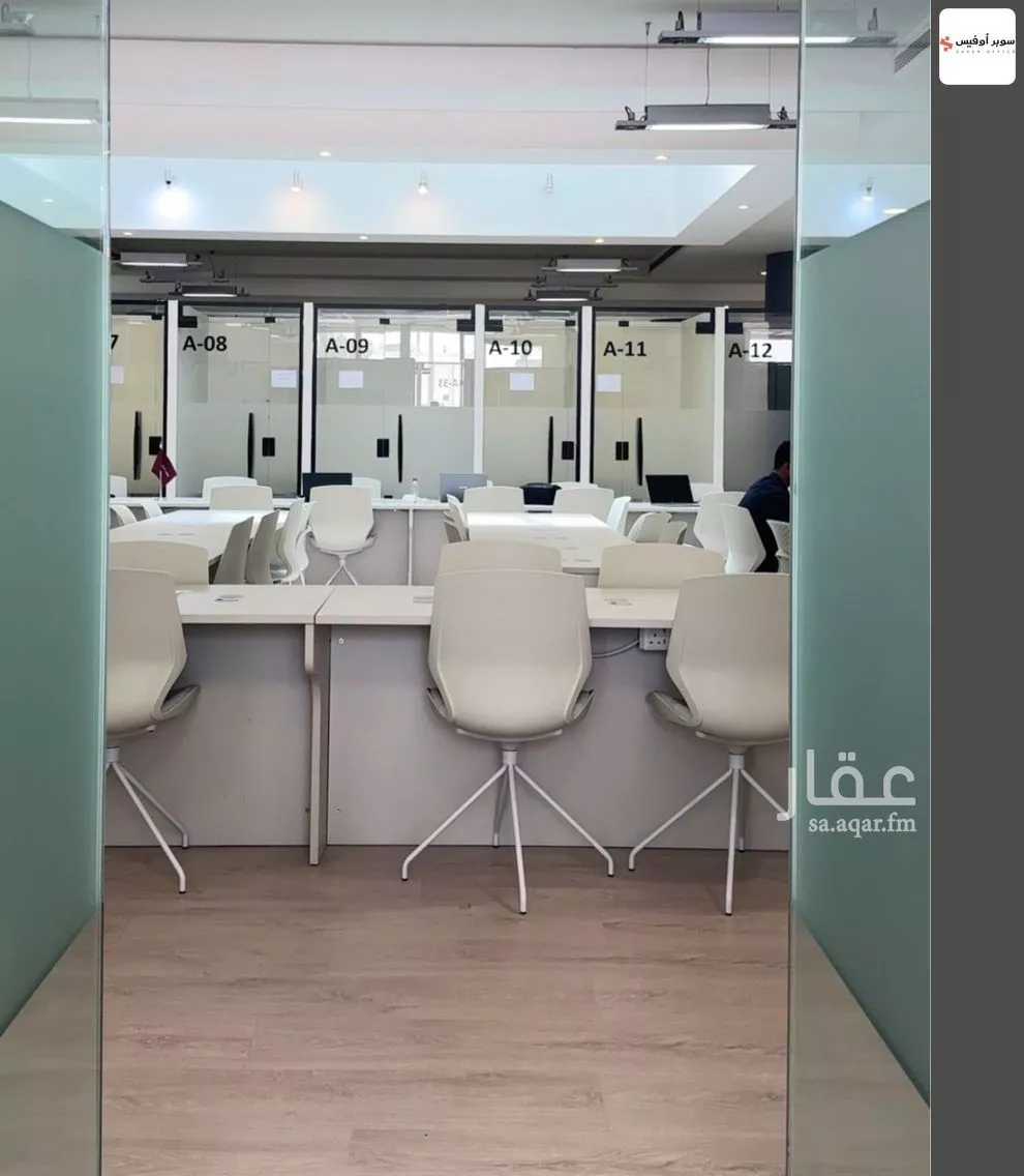 مكتب 10829 م² في الروضة 7