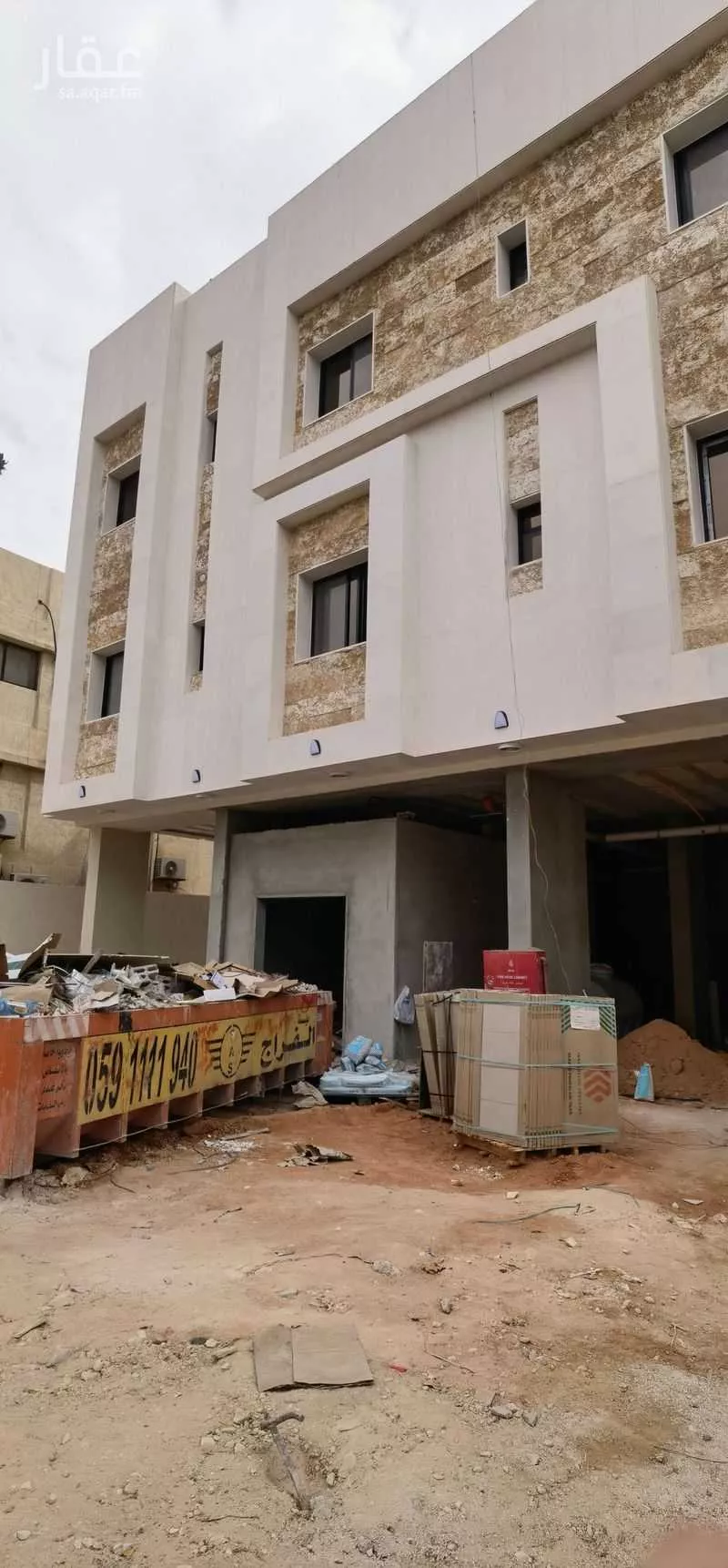 عمارة 625 م² في الورود 2