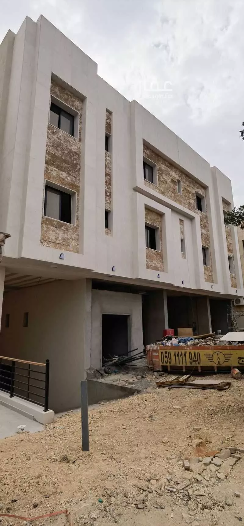 عمارة 625 م² في الورود 3