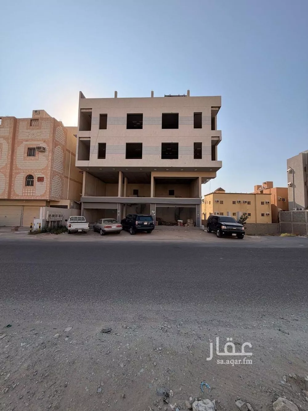 محل 596 م² في الملك فهد 2