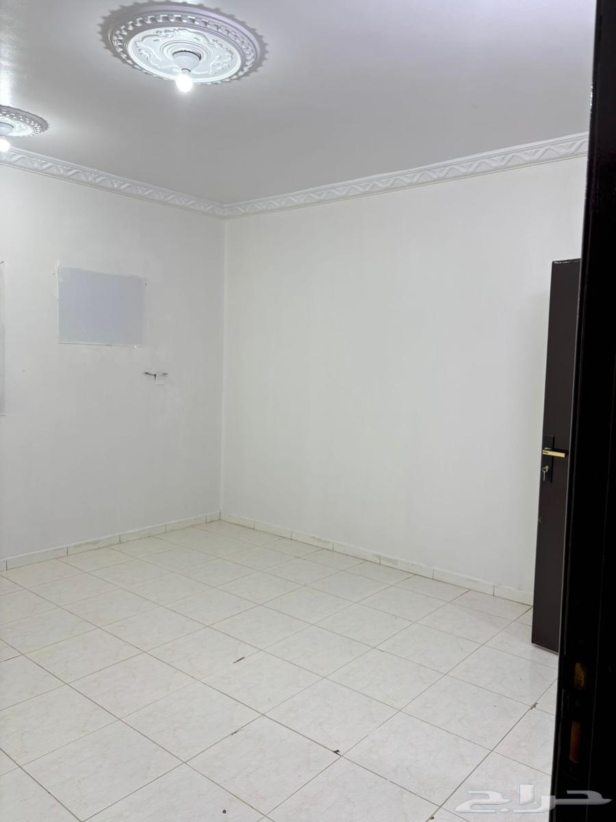 شقة 4 غرف في الرمال 4